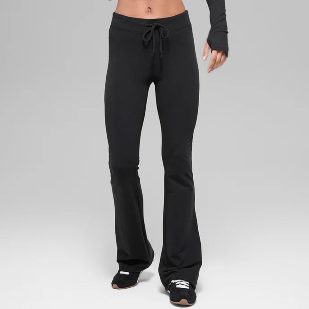 Alo Yoga Sway Bootcut Sweatpant Black XXS